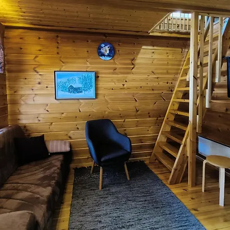 Metsaepirtti 4 Nyaraló *